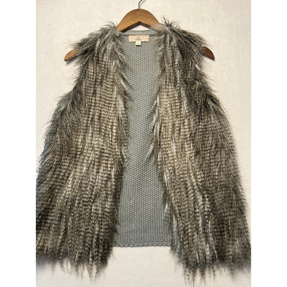 Pink Republic Sm Vest Boho Faux Fur Gray Knit Open Front Sleeveless Layer Chic
